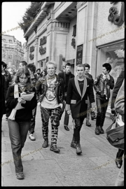 fl1357_fr10_11_11_1979_Punks_Zimbabwe_Demo_ima