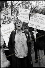 fl_1180_fr44_02_05_1979_Women_pickeThatcher_campaign_meeting_Finchley_Woodhouse_school_ima