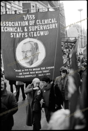 fl2049_fr10_26_11_78_troops_out_demo_ima