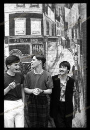 fl1226_fr12_China_Crisis_con