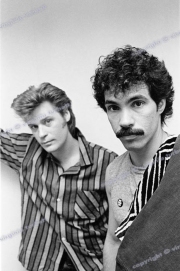 fl1127_fr11rewash_04_02_82_hall&oates_london_5400dpi_2