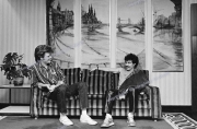 fl1127_fr26rewash_04_02_82_hall&oates_london_5400dpi_2