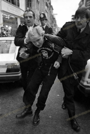 Punks Police LONDON 1981 - 80_07239