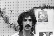 fl0884_fr21a_zappa_washed_16_04_81_5400dpi_