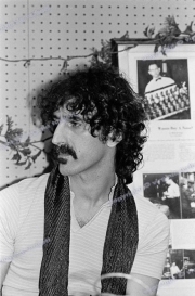 fl0884_fr30_zappa_washed_16_04_81_5400dpi_