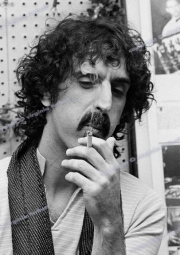 fl0884_fr32_zappa_washed_16_04_81_5400dpi_-Edit