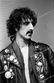 fl0885_fr09a_zappa_washed_16_04_81_5400dpi_