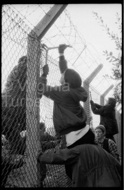 fl1620_fr14_Greenham_Common_29_10_83_ima