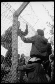 fl1620_fr15_Greenham_Common_29_10_83_ima