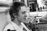 fl0001fr02wash_cln_5400dpiSexPistols