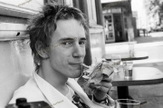fl0001fr03_Sex_Pistols_wash_clean