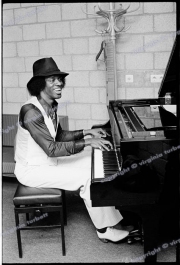 fl0621_fr05_Johnny_guitar_watson_utrecht_27_05_80_ima