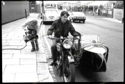 fl1689_fr22_Jools_holland_Tube_from_contact