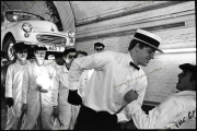 fl1270_fr05_Madness_Car_12_07_82_con