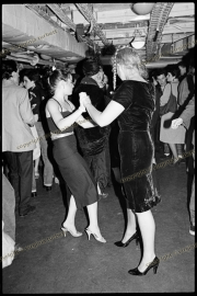 fl0503_fr_34_fans_dancing_new_romantic_HMS_Belfast_spandau_ima