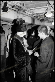 fl0503_fr_35_fans_dancing_new_romantic_HMS_Belfast_spandau_ima