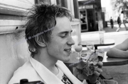 fl0001fr02wash_cln_5400dpiSexPistols
