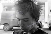 fl0001fr12_Sex_Pistols_wash_clean