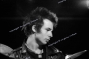 fl0002fr26_Sex_Pistols_June1977_London_wash_clean_8.17_5400dpi