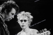 fl0002fr27_Sex_Pistols_Cleaned_8.17_5400dpi