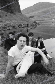 fl1013a_fr02_simple_minds_washed_27_08_81_5400dpi_