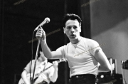 fl1015a_fr44_simple_minds_washed_27_08_81_5400dpi_