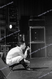 fl1019a_fr18_simple_minds_washed2_27_08_81_5400dpi_