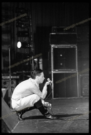 fl1019a_fr18_simple_minds_washed_27_08_81_5400dpi_