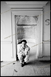 fl1195_fr_16_Jim_Simple_minds_16_04_82_London_ima