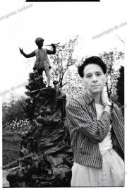 fl1196_fr11_simple_minds_washed_16_04_82_5400dpi_