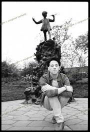 fl1196_fr12_simple_minds_washed_16_04_82_5400dpi_