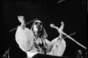 fl0613_fr41_Stevie_Wonder_Wembley_06_09_80