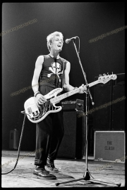 fl0116_fr44_paul_simonon_clash_14_07_1979_rainbow_ima
